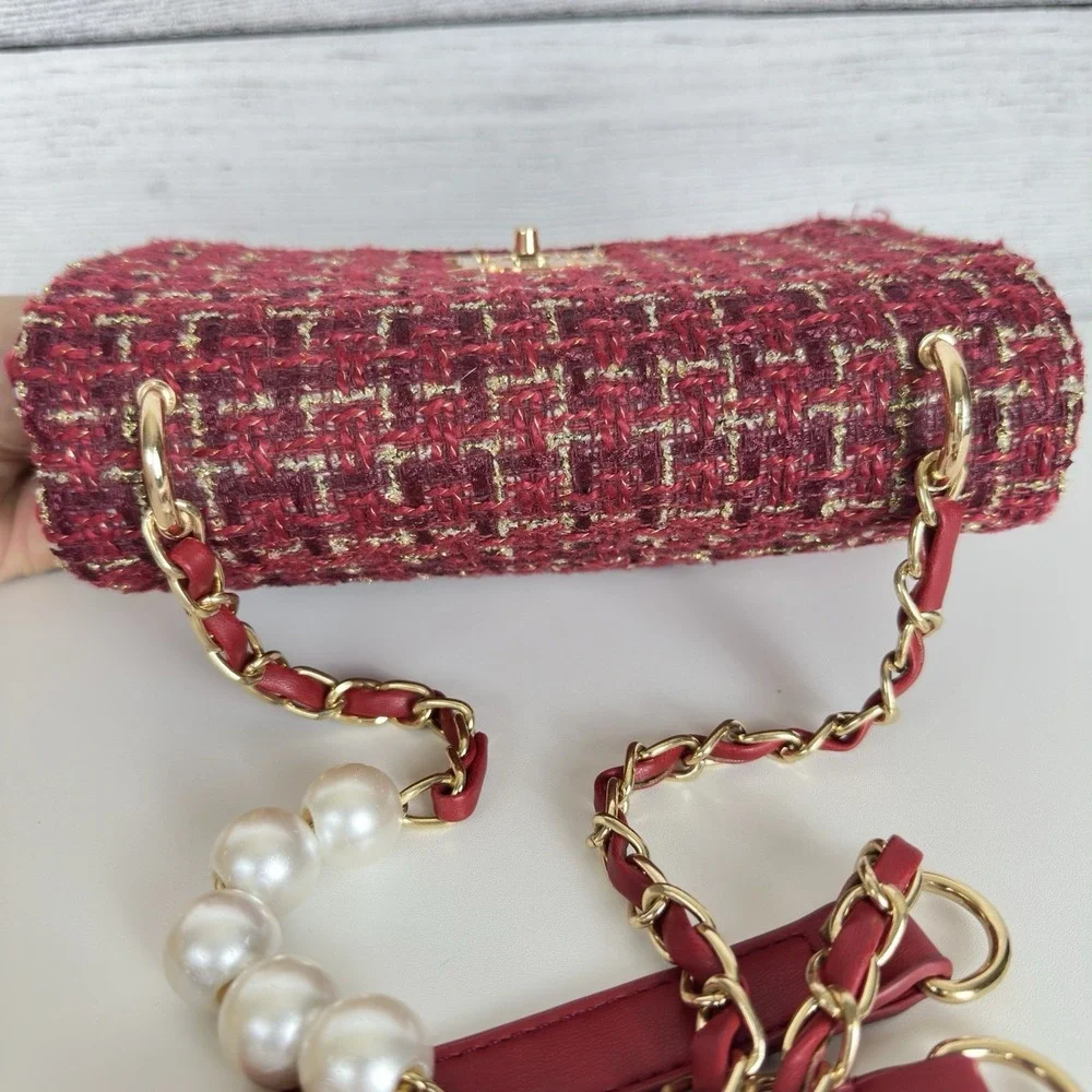 Badgley Mischka Woven Tweed‎ Messenger Bag Gold Red Coquette Pearls Chain